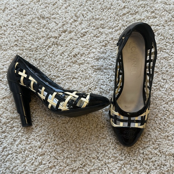 COPY - 🖤Chanel CC Pumps - Picture 14 of 17
